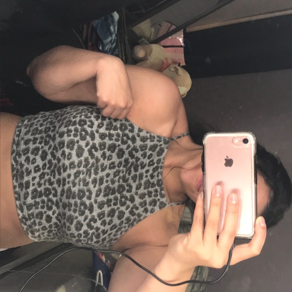 Leopard crop top - Picture 1 of 3